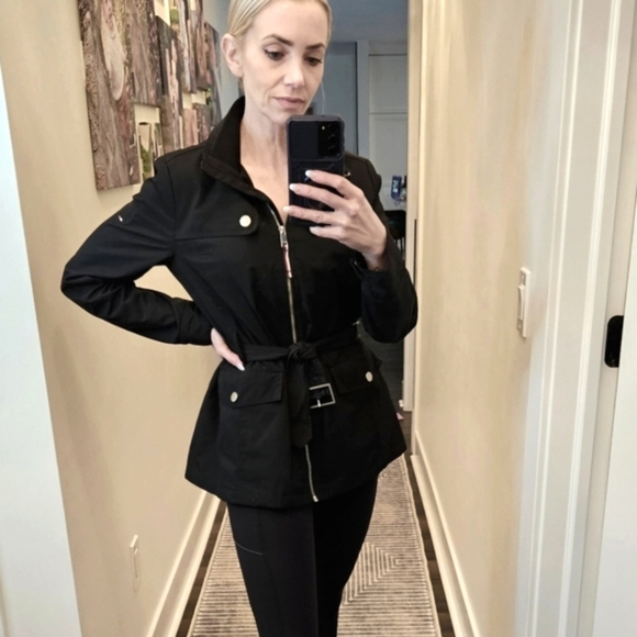 Tommy Hilfiger Rain Jacket - SIZE M - Picture 1 of 16